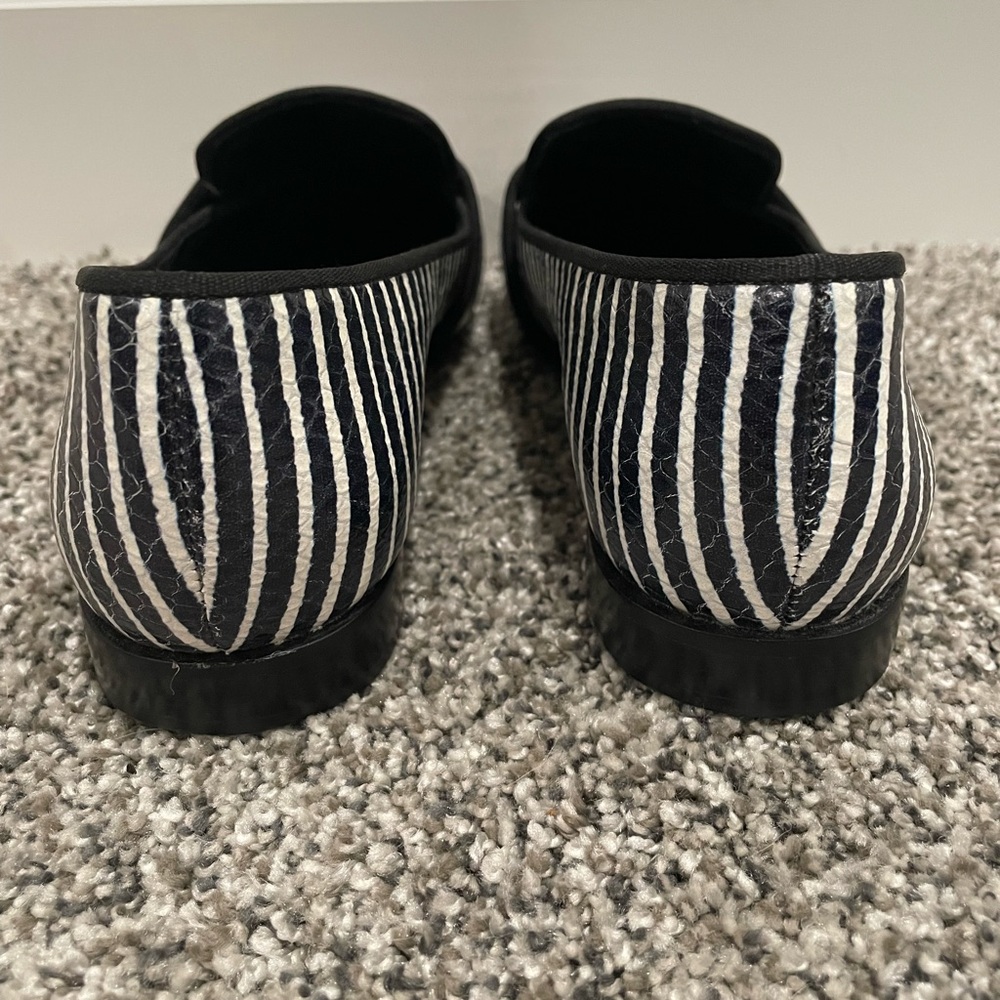 Tory Burch Evette patent leather penny loafers, size 7.5 - Picture 4 of 12